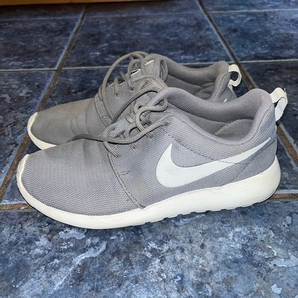 Nike Roches size 7.5 - Picture 1 of 5